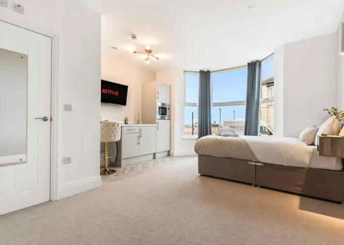 Coastal Abode Apartment #1 With Seaview At Bowles Aparthotel By Yoko Property Redcar photo