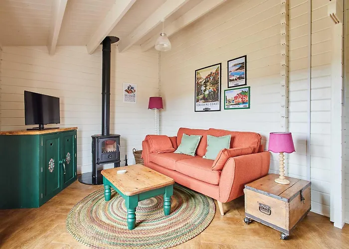 Host & Stay - Station House Cabin Sinnington photo