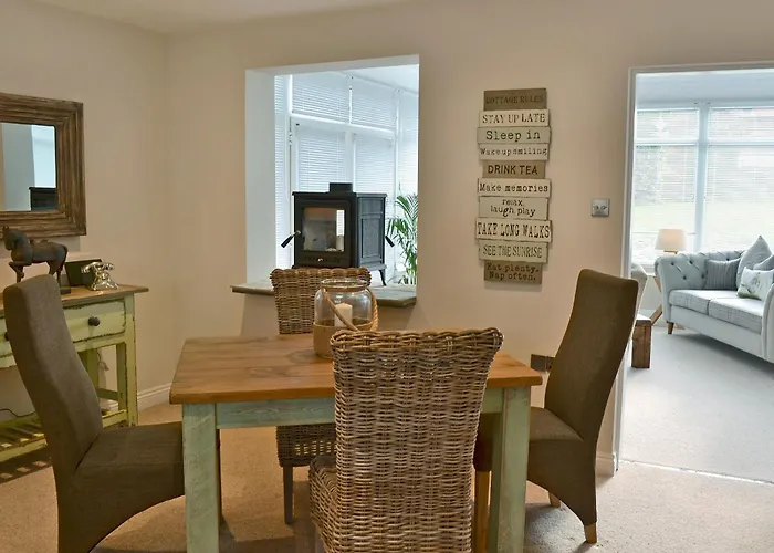 Elm Tree Cottage Foxholes  photo