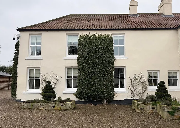 West Cottage, Free Breakfast Supplied With Free Range Eggs With Log Burner photo