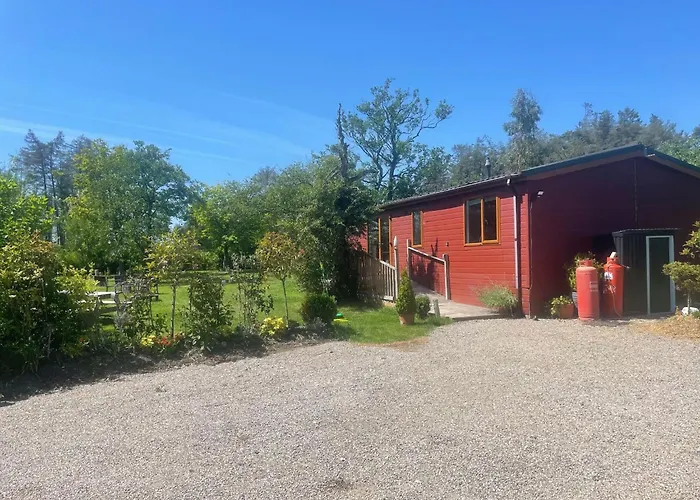 Photo de Country Lodge Retreat With Hot Tub Fewston