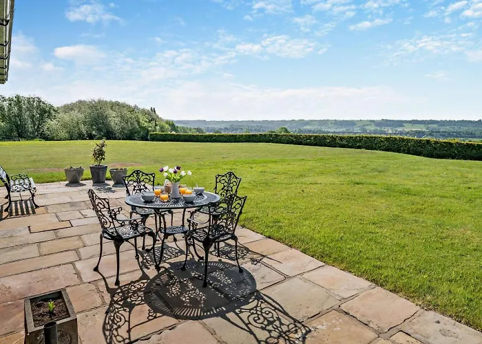 Photo de Villa 2 Bed In Otley Oc-92378 à Leathley